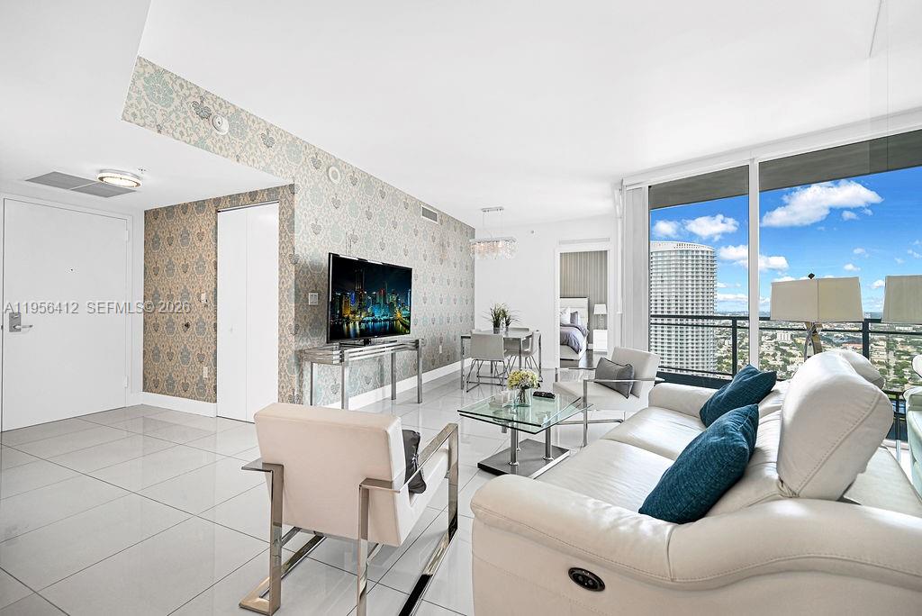 MINT CONDO - Residential