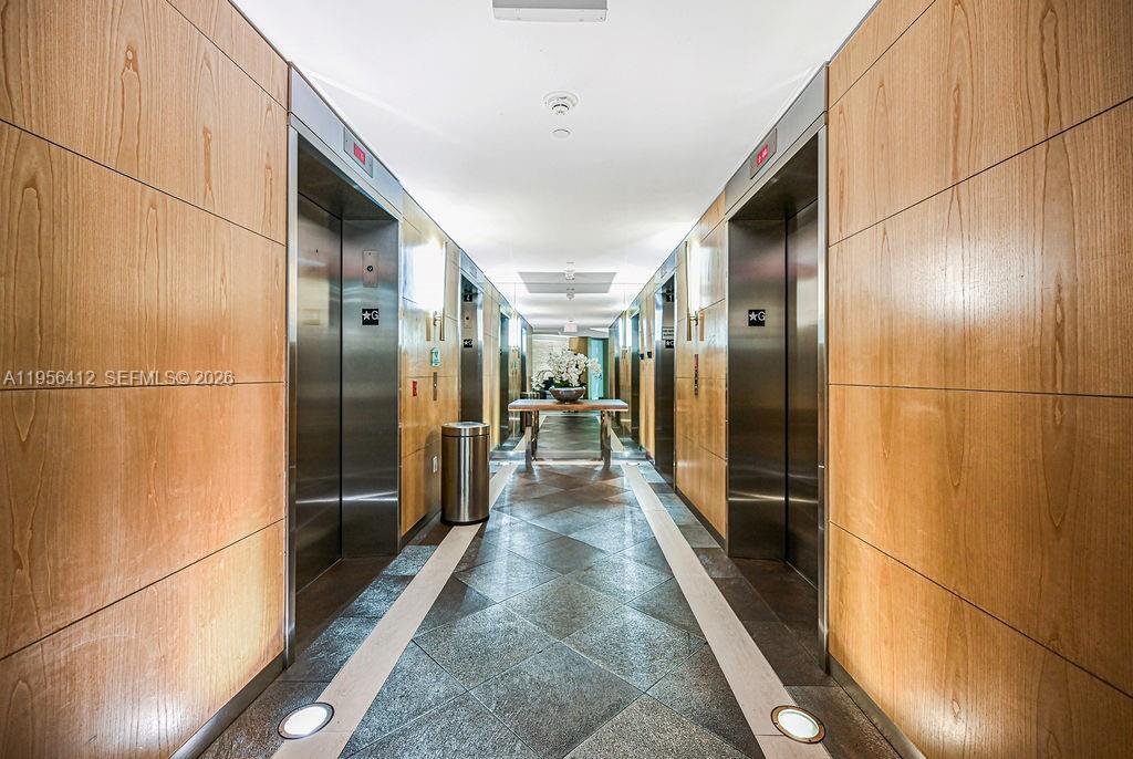 MINT CONDO - Residential