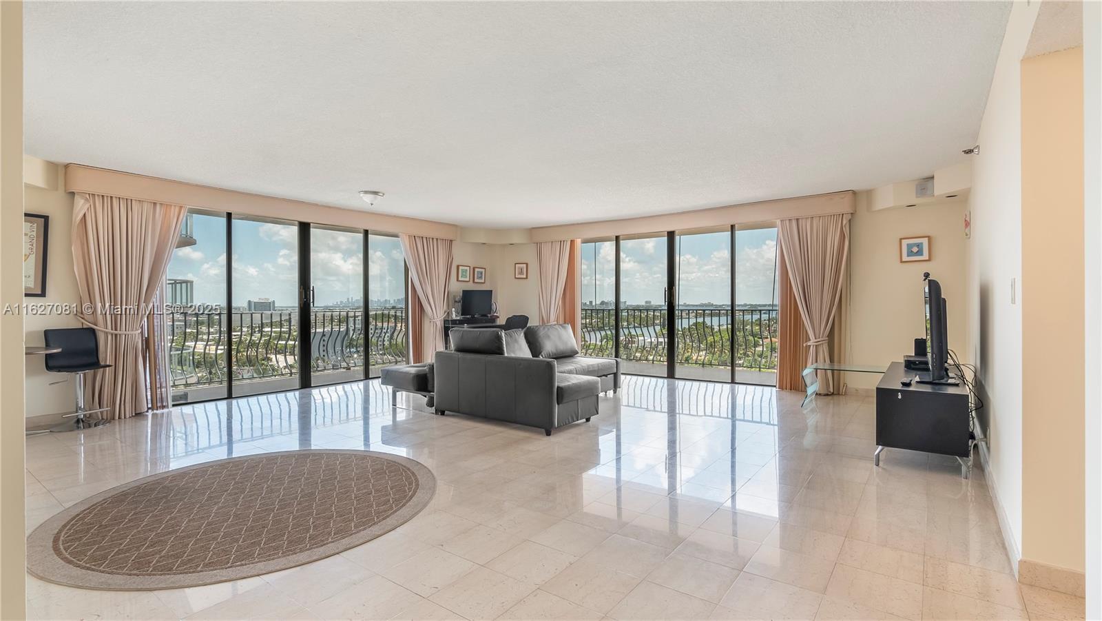 8877 Collins Ave 1107