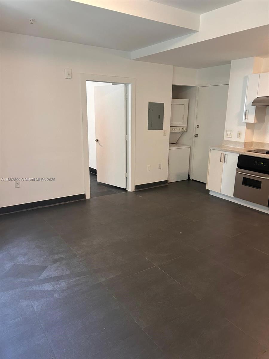 THE EVELYN CONDO - Residential Lease