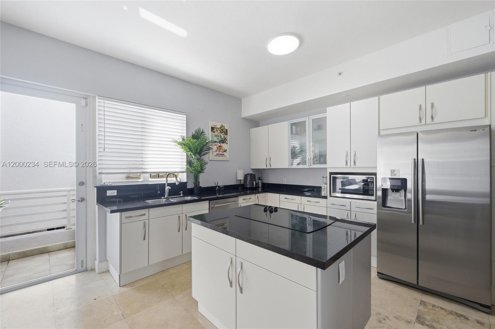 832 N Victoria Park Rd 832