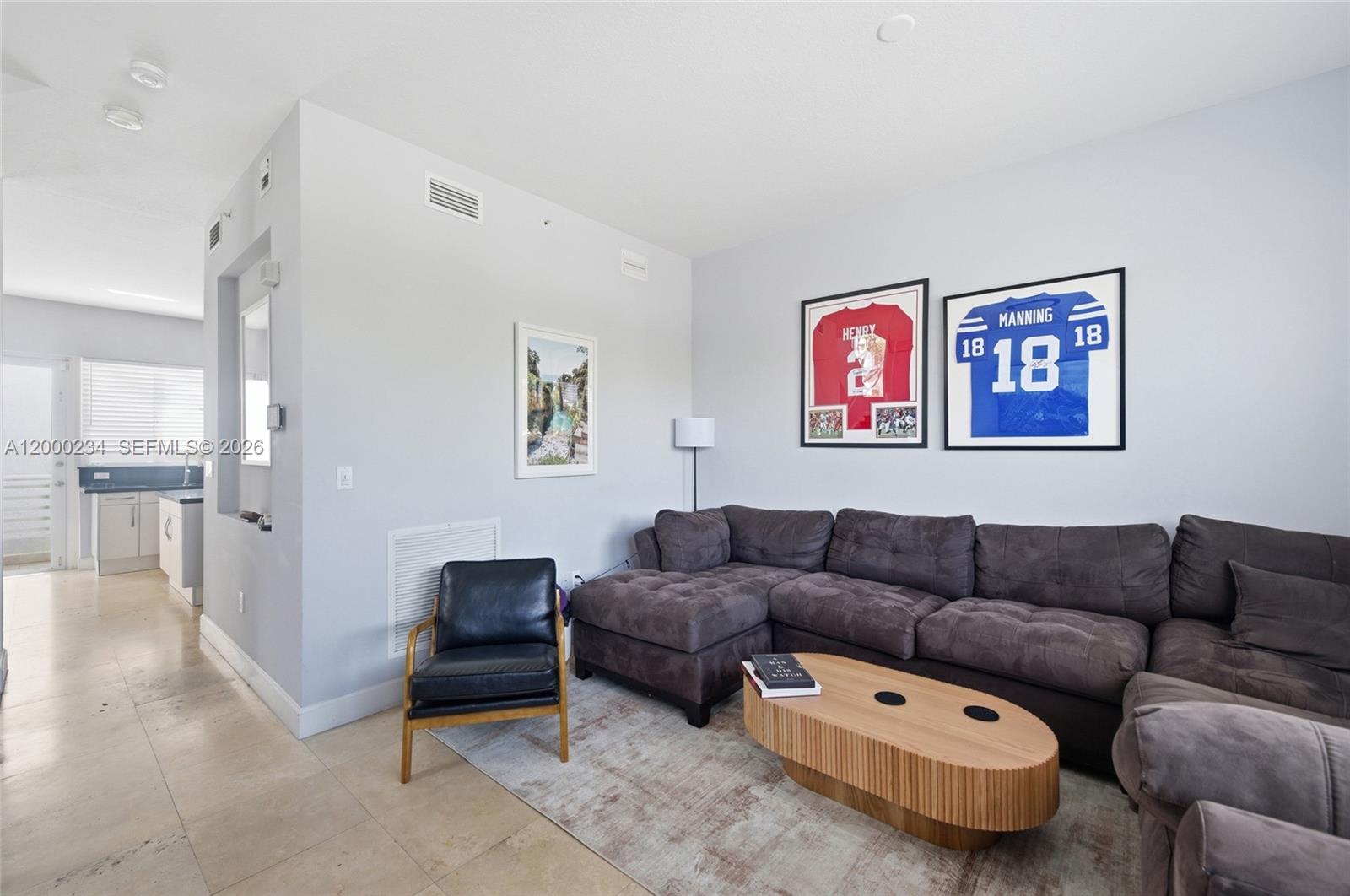 832 N Victoria Park Rd 832