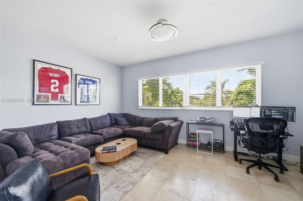 Photo of 832 N Victoria Park Rd #832, Fort Lauderdale, FL 33304 (MLS # A12000234)