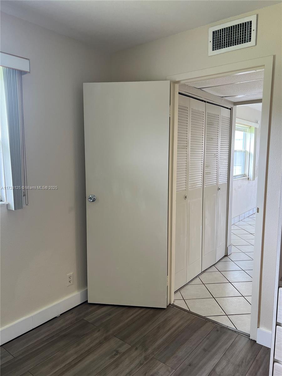 KINGS POINT BRITTANY COND - Residential