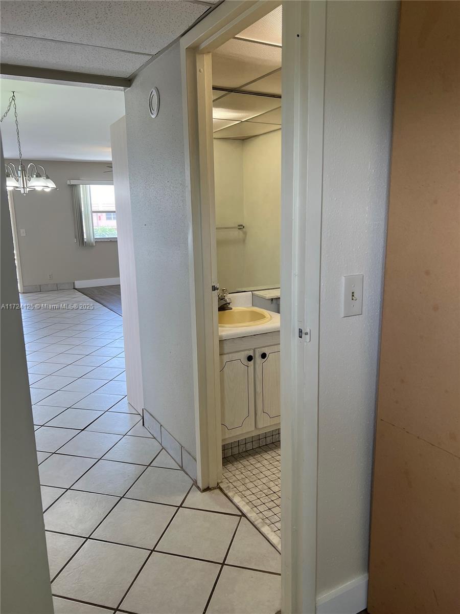 KINGS POINT BRITTANY COND - Residential