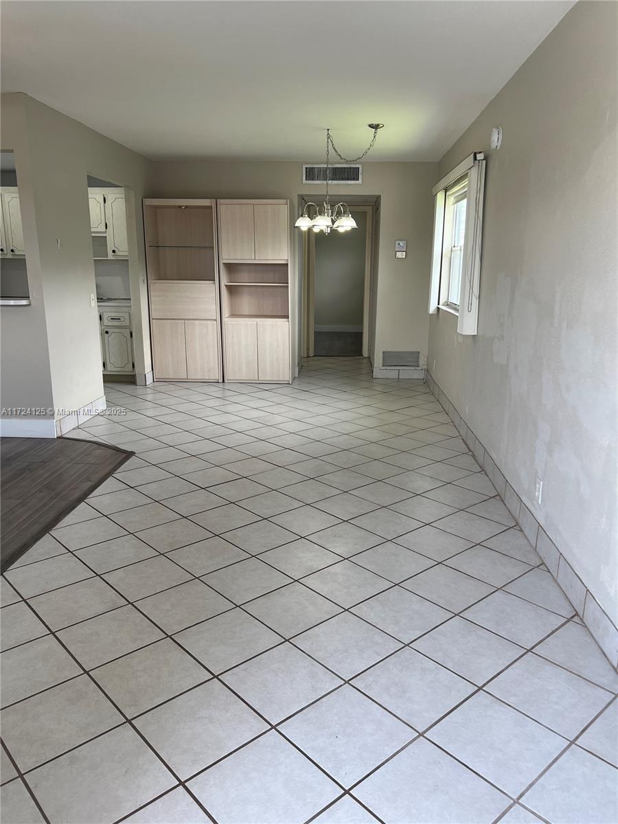 KINGS POINT BRITTANY COND - Residential