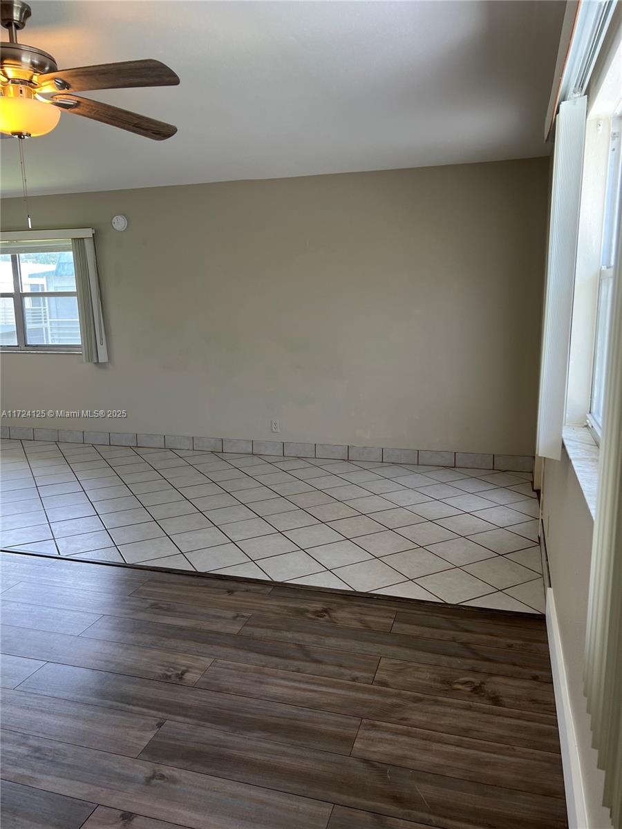 KINGS POINT BRITTANY COND - Residential