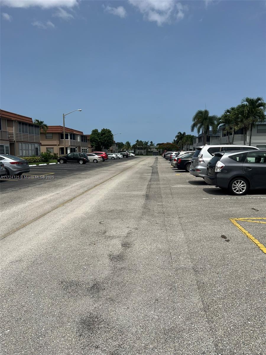 KINGS POINT BRITTANY COND - Residential