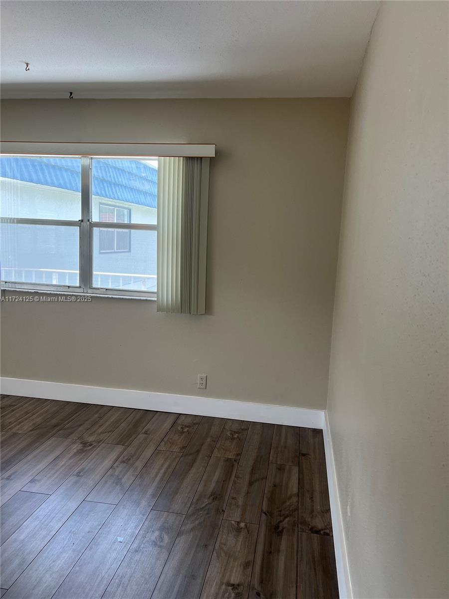 KINGS POINT BRITTANY COND - Residential