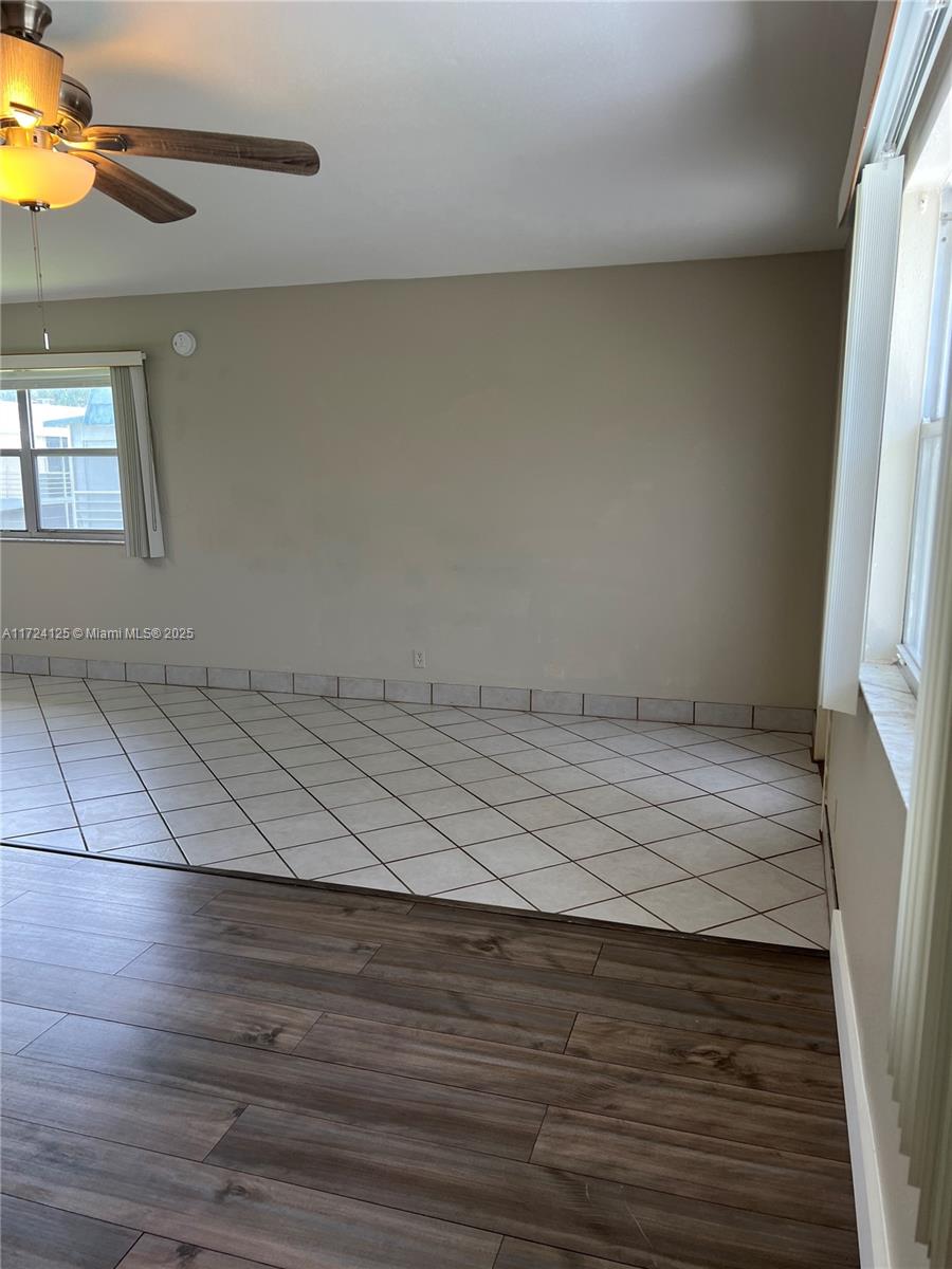 KINGS POINT BRITTANY COND - Residential