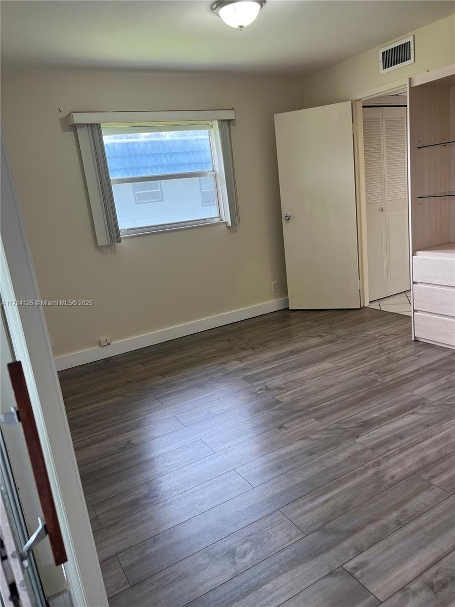KINGS POINT BRITTANY COND - Residential