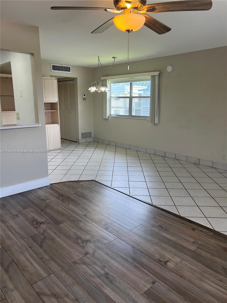 KINGS POINT BRITTANY COND - Residential