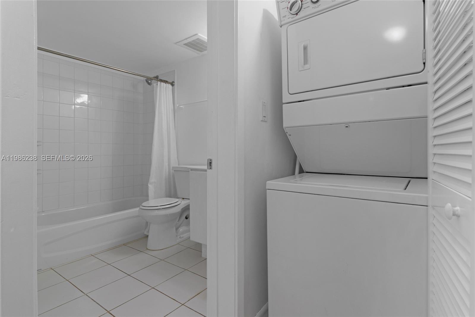 BREEZE CONDO - Residential