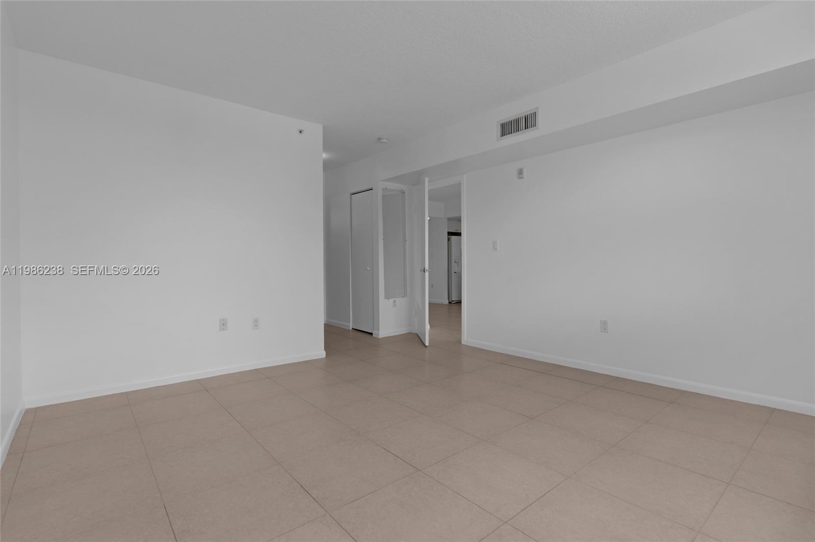 BREEZE CONDO - Residential