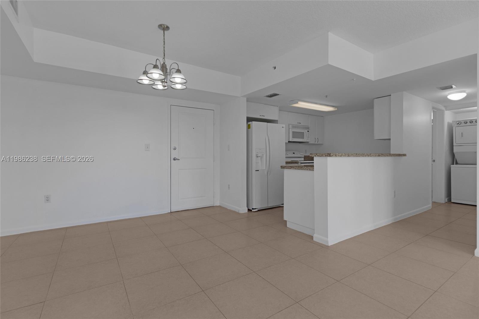 BREEZE CONDO - Residential