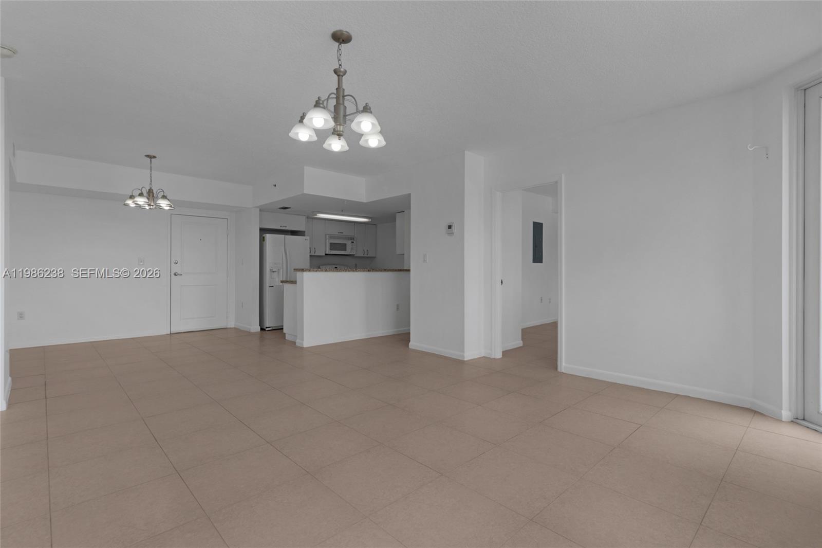 BREEZE CONDO - Residential