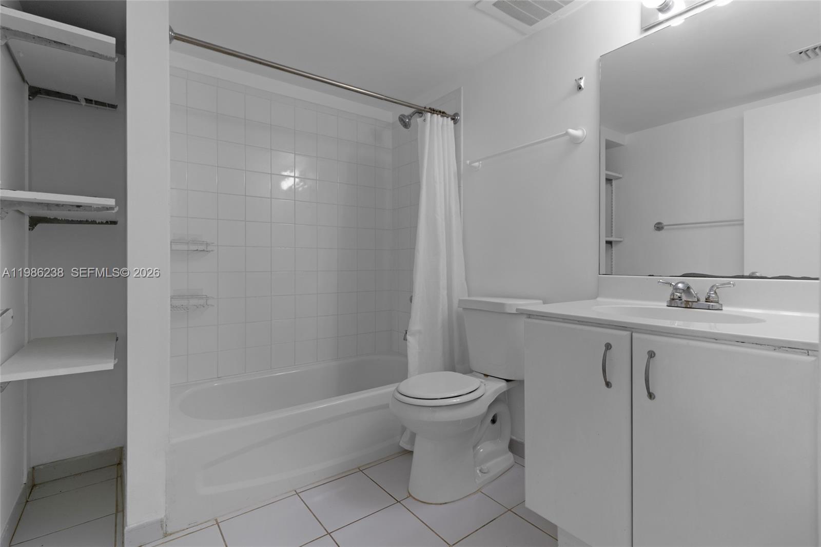 BREEZE CONDO - Residential