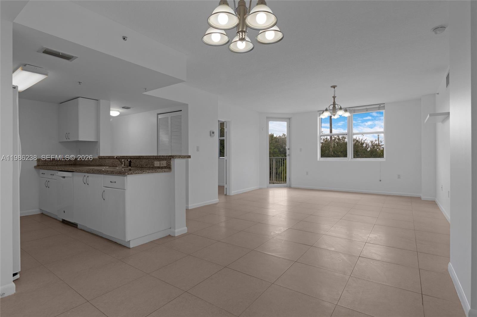 BREEZE CONDO - Residential