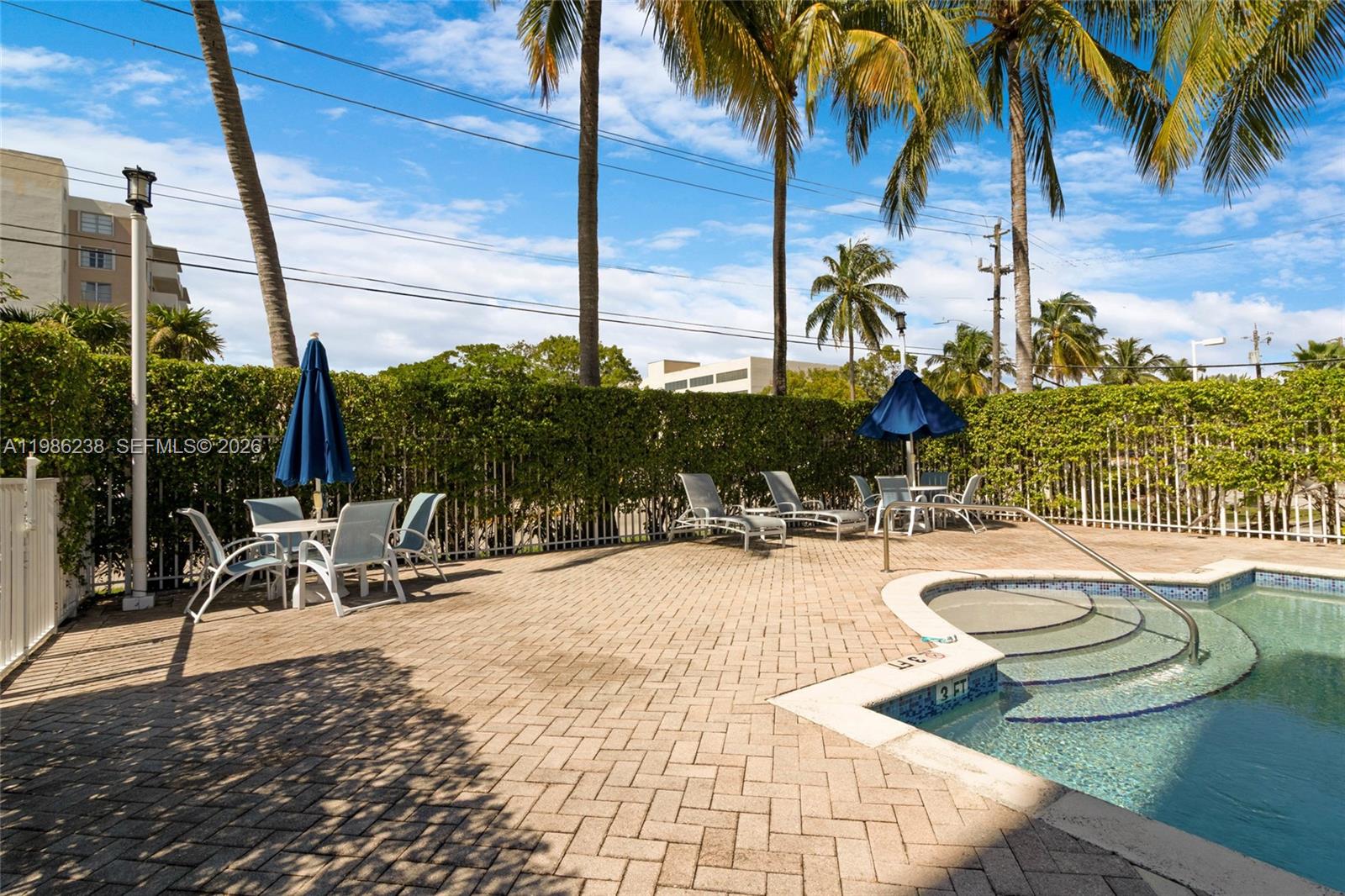 BREEZE CONDO - Residential