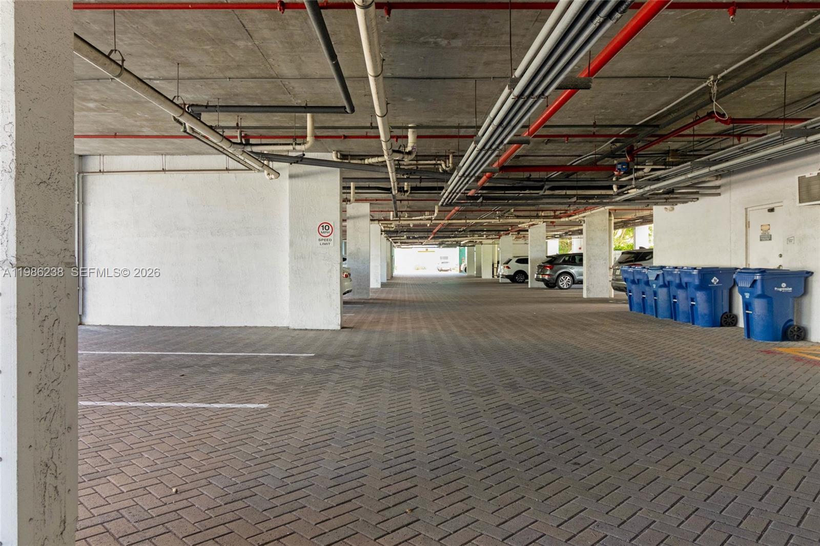 BREEZE CONDO - Residential