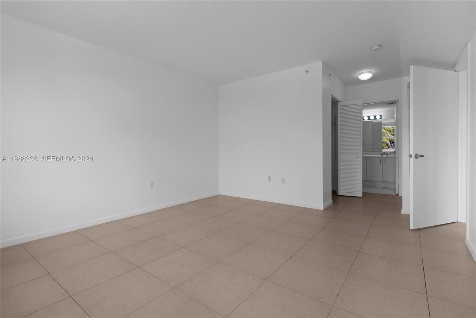 BREEZE CONDO - Residential