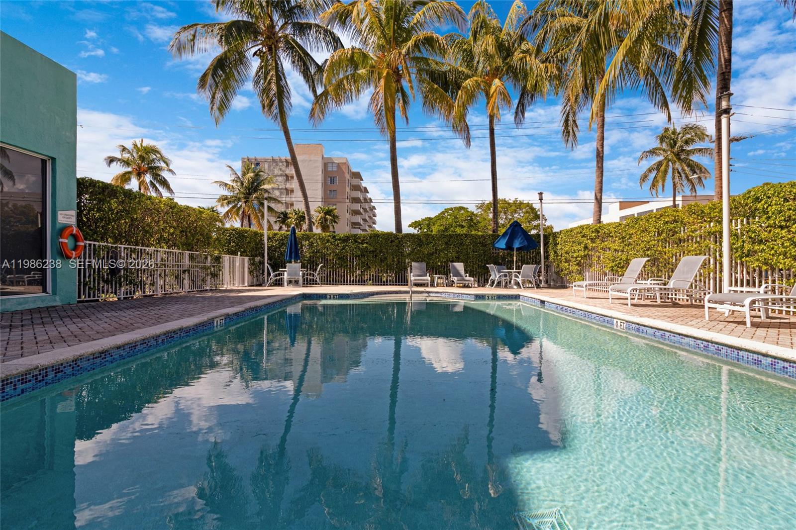 BREEZE CONDO - Residential