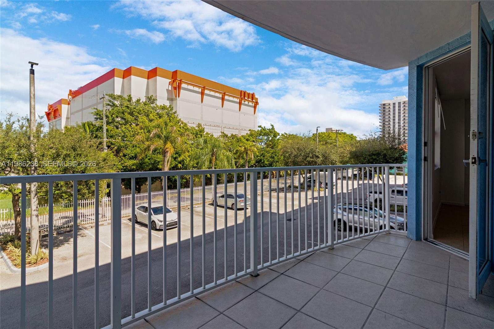 BREEZE CONDO - Residential