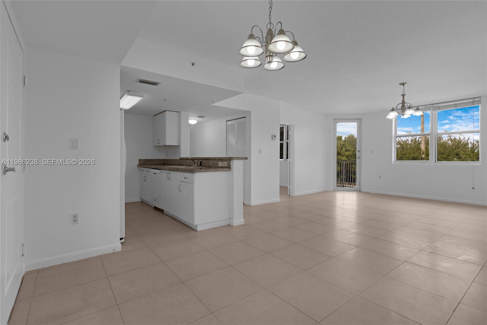 BREEZE CONDO - Residential