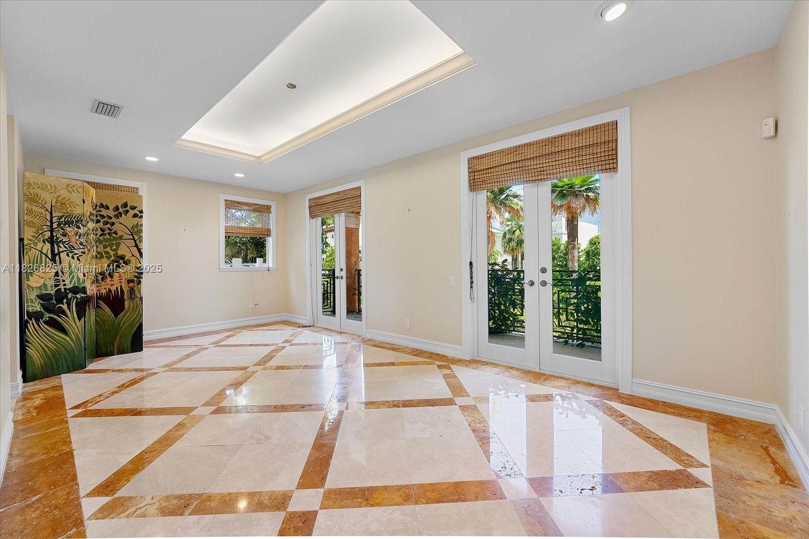 PARADISE POINT 1ST AMENDM - Residential