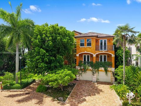 5843 Paradise Point Dr Palmetto Bay FL 33157