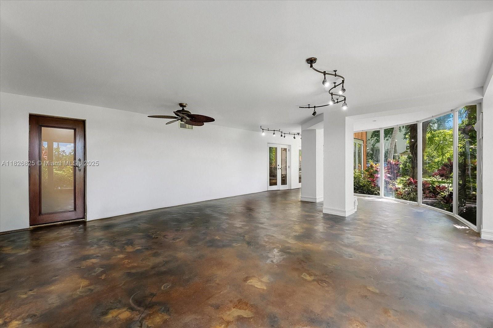 PARADISE POINT 1ST AMENDM - Residential