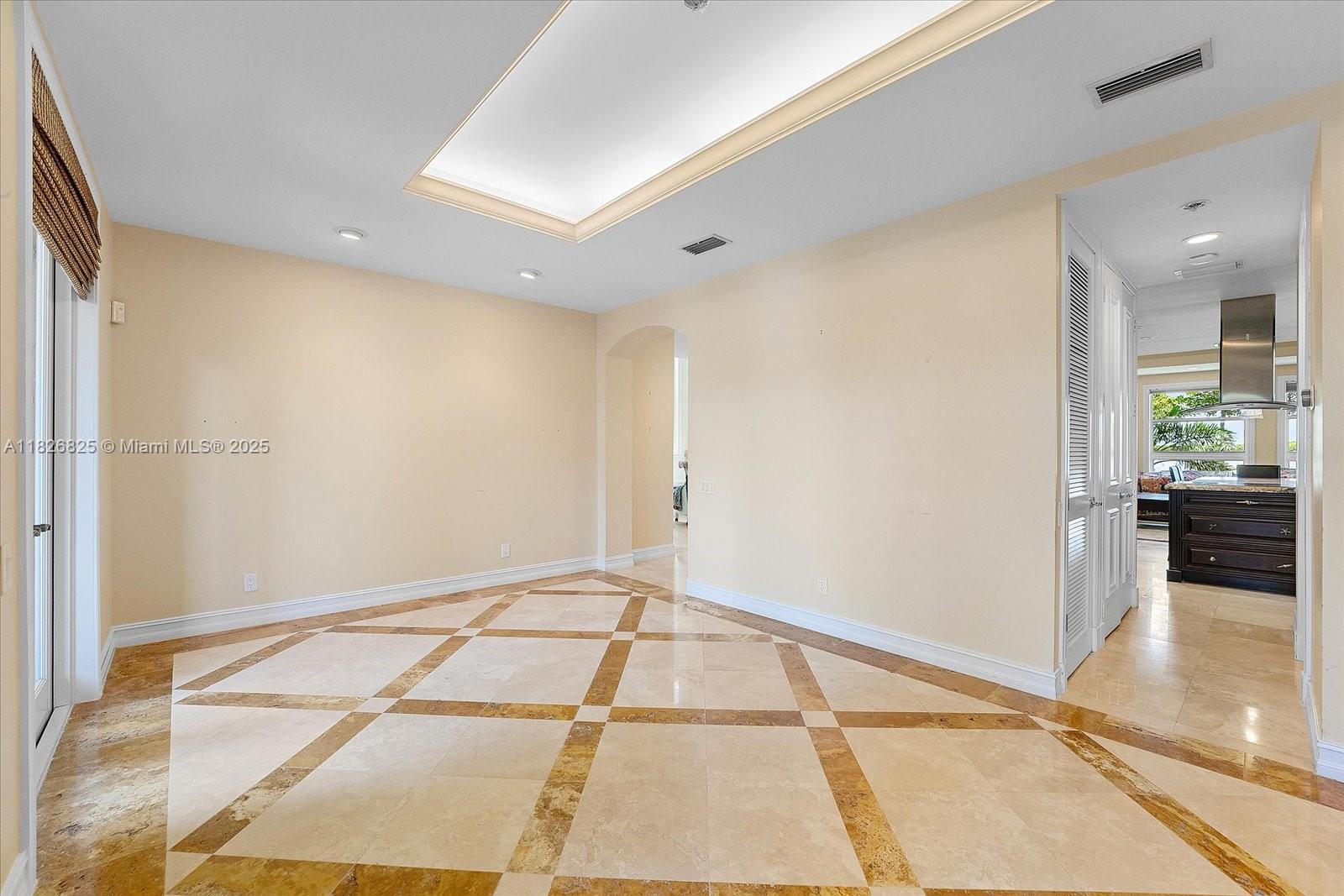 PARADISE POINT 1ST AMENDM - Residential