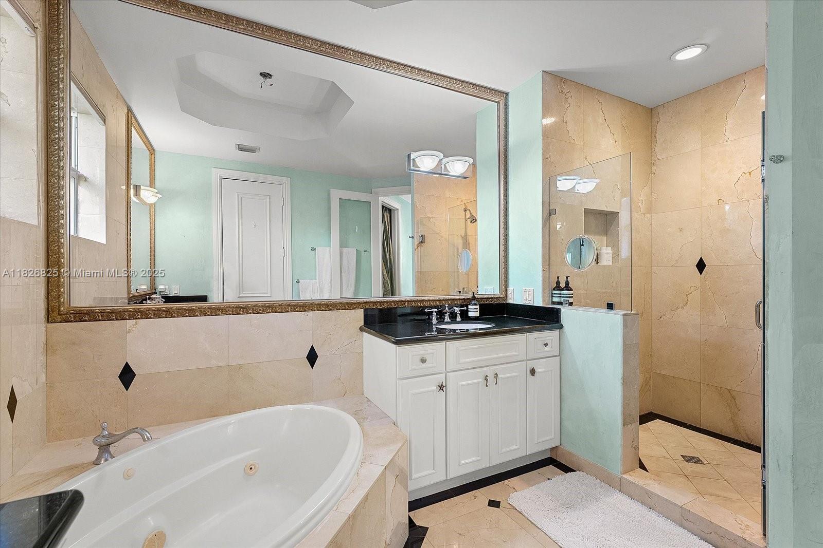 PARADISE POINT 1ST AMENDM - Residential