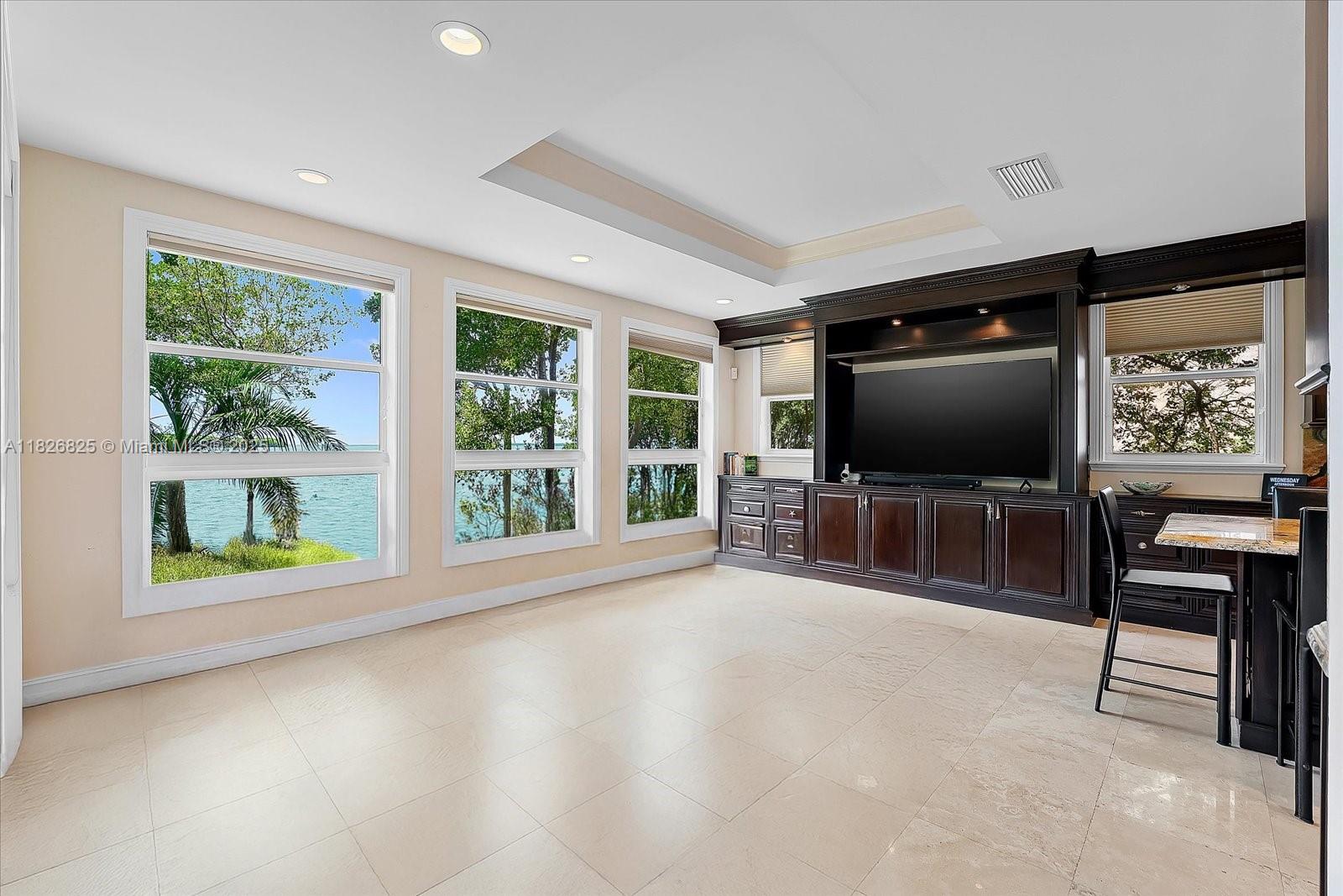 PARADISE POINT 1ST AMENDM - Residential