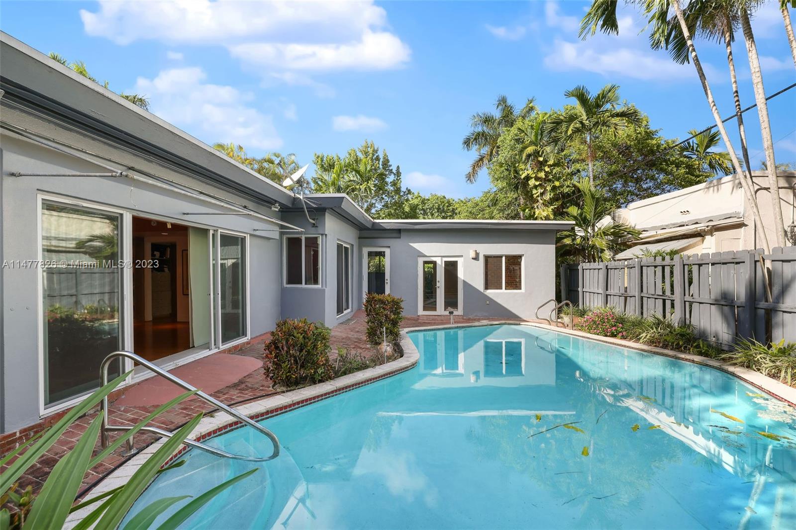 LA GORCE GOLF SUB - Residential