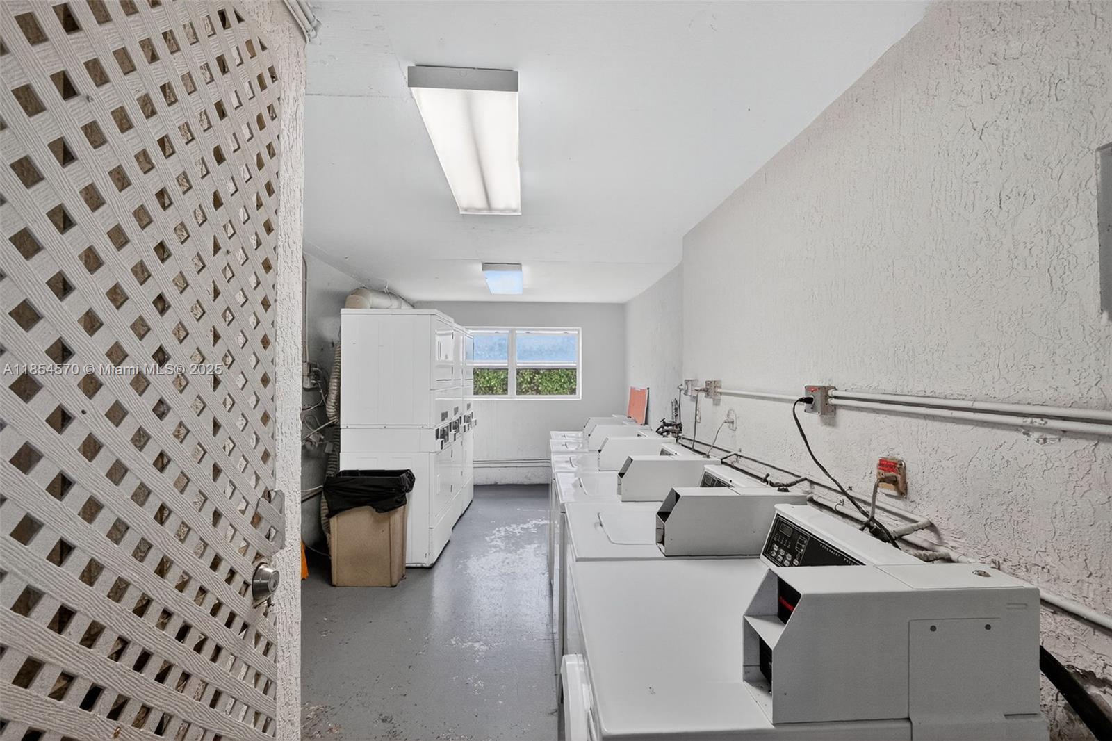 VILLA NAVARRA CONDO - Residential