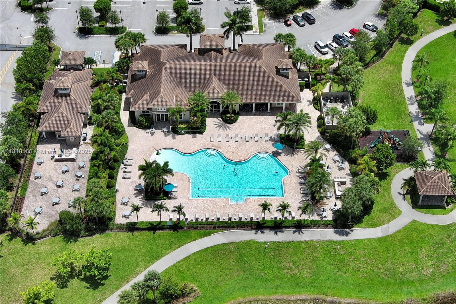 HILLCREST COUNTRY CLUB SO - Residential Lease