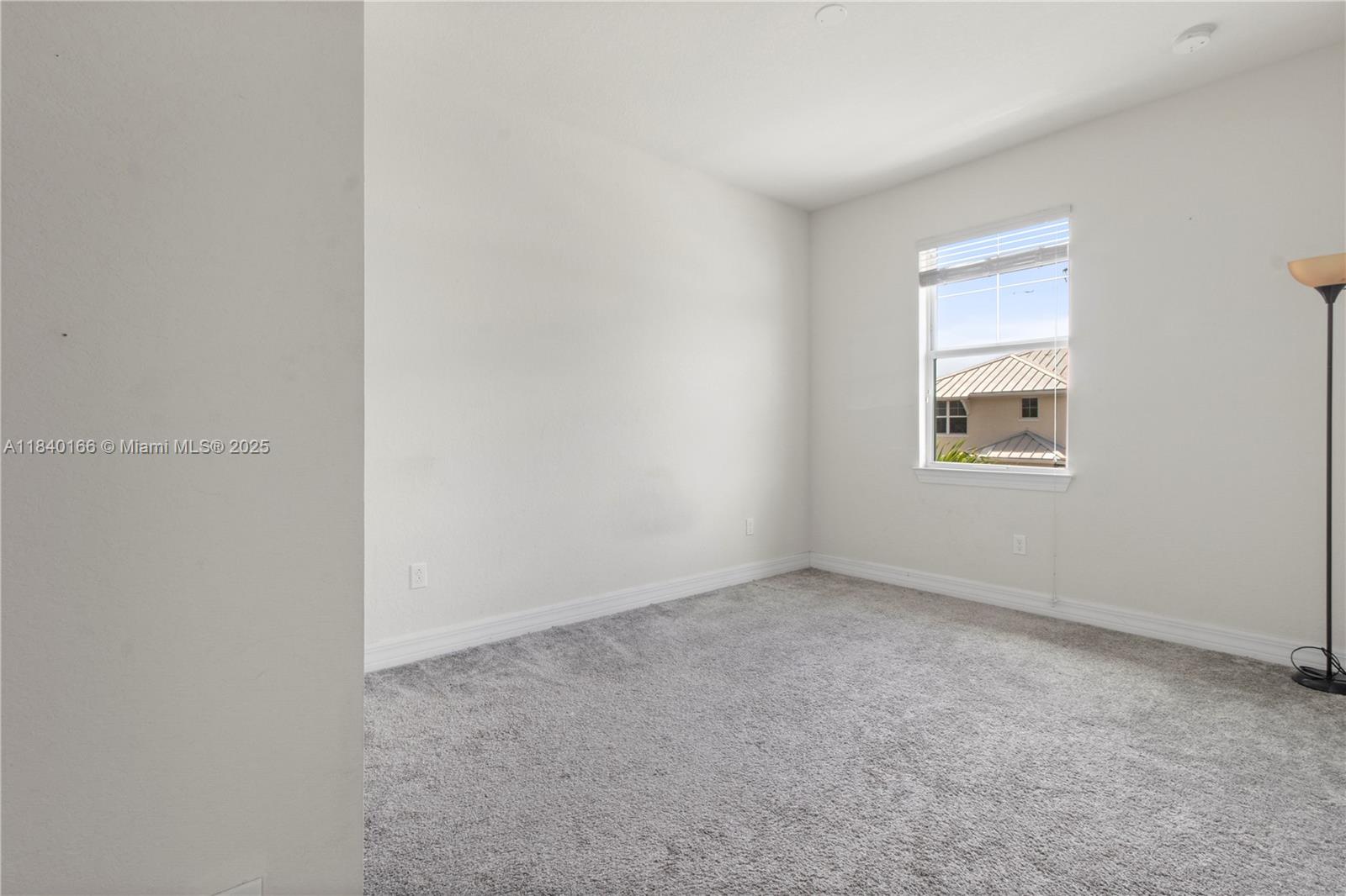 HILLCREST COUNTRY CLUB SO - Residential Lease