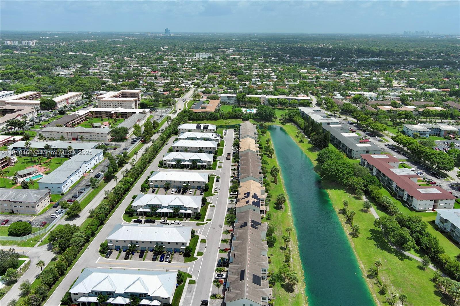 HILLCREST COUNTRY CLUB SO - Residential Lease