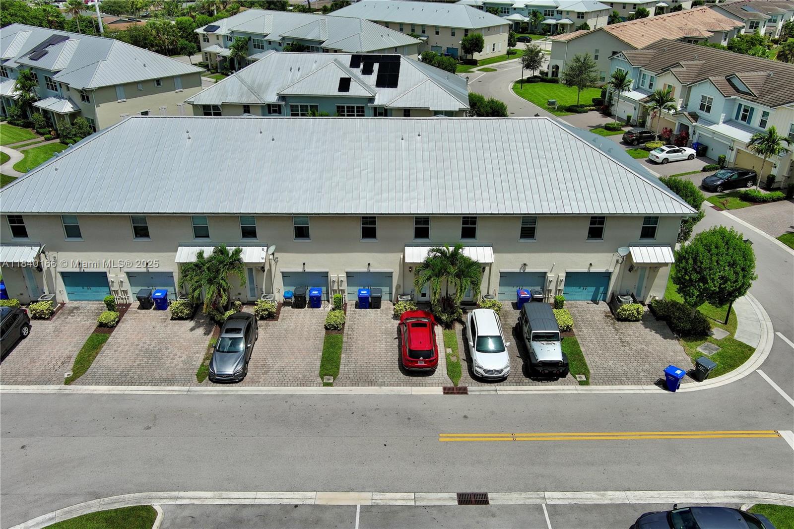 HILLCREST COUNTRY CLUB SO - Residential Lease