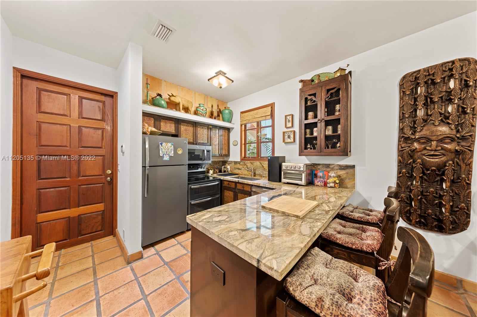 5 UPT0 10 AC RESORT ESTATE - Residential