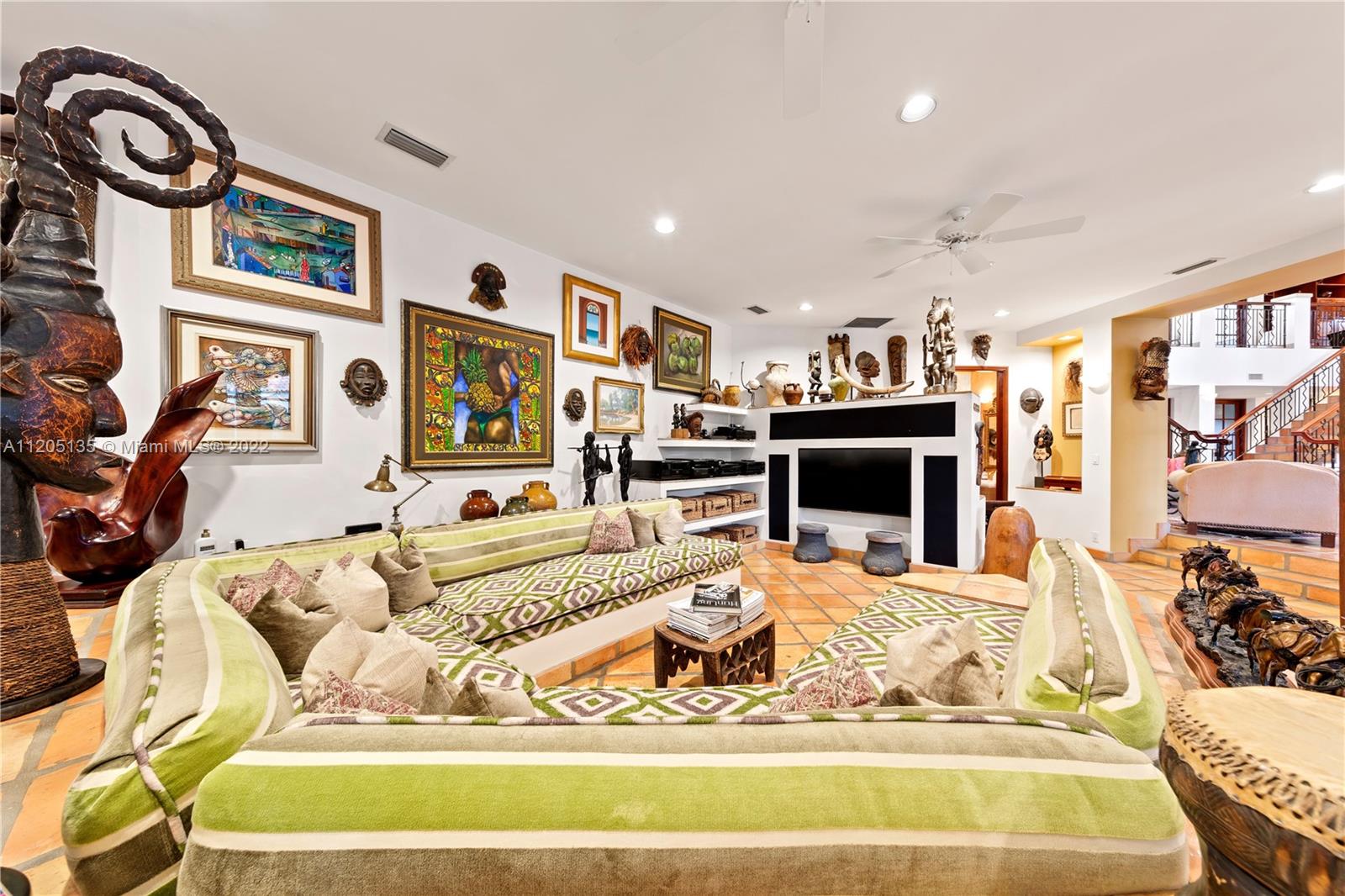 5 UPT0 10 AC RESORT ESTATE - Residential