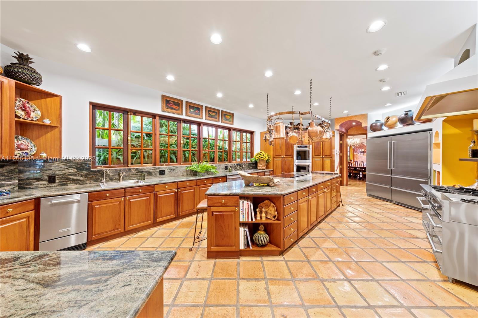 5 UPT0 10 AC RESORT ESTATE - Residential