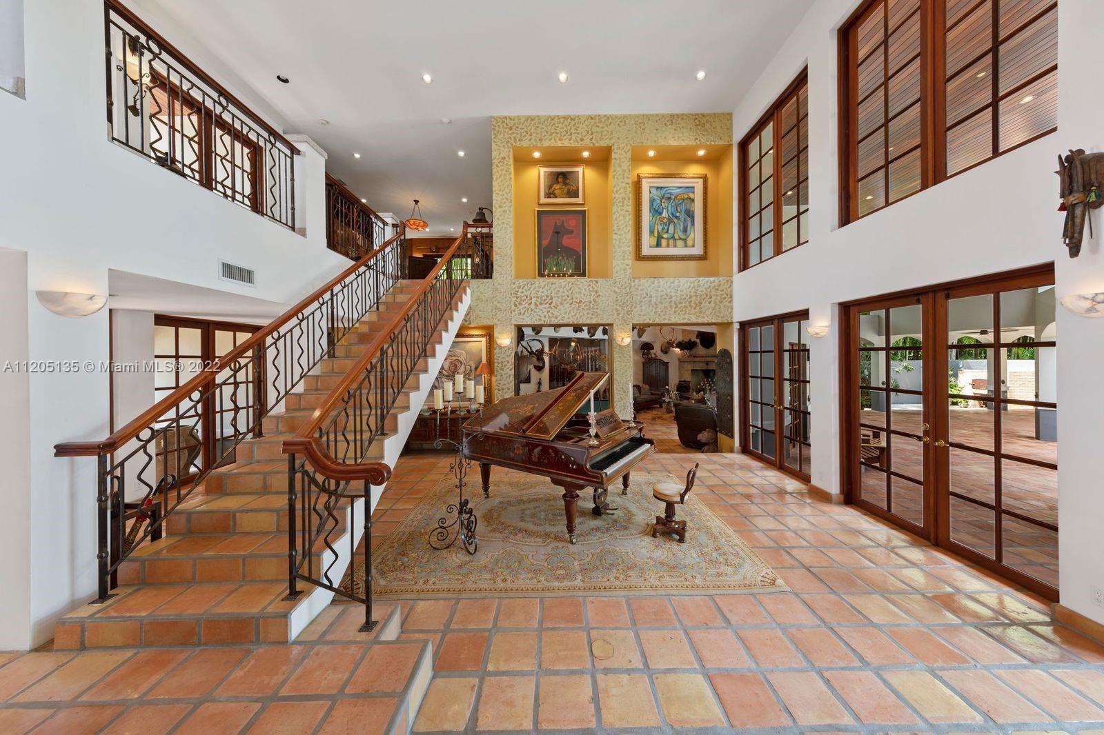 5 UPT0 10 AC RESORT ESTATE - Residential