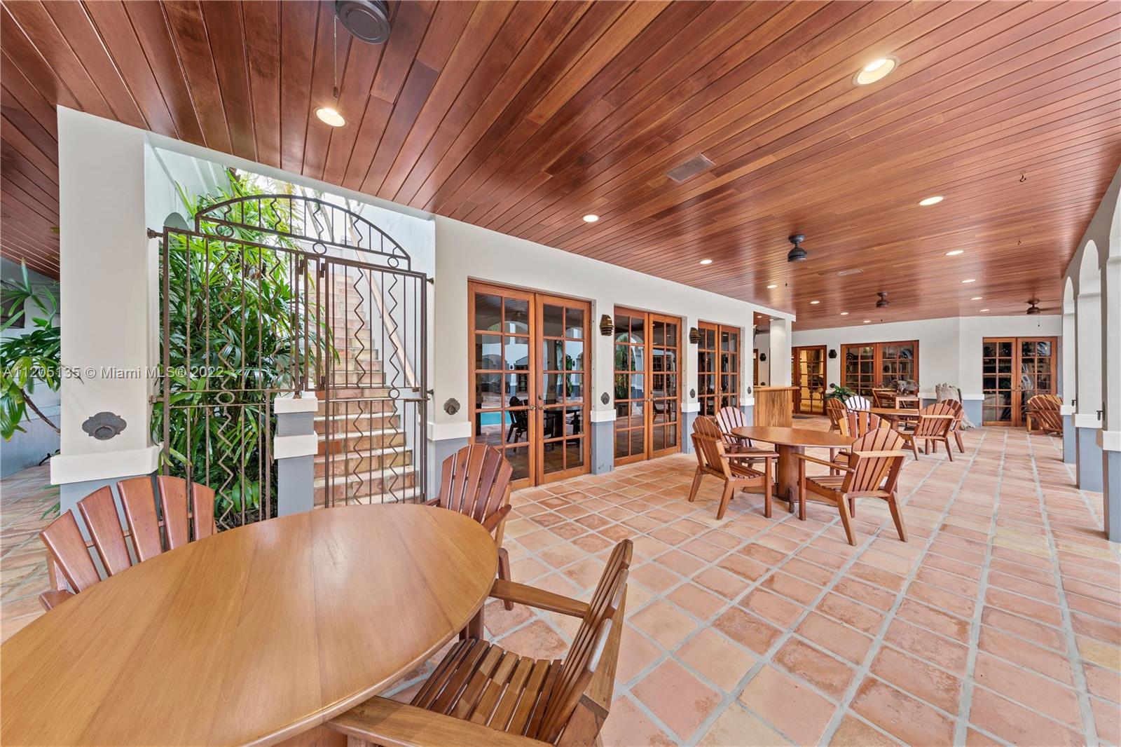 5 UPT0 10 AC RESORT ESTATE - Residential