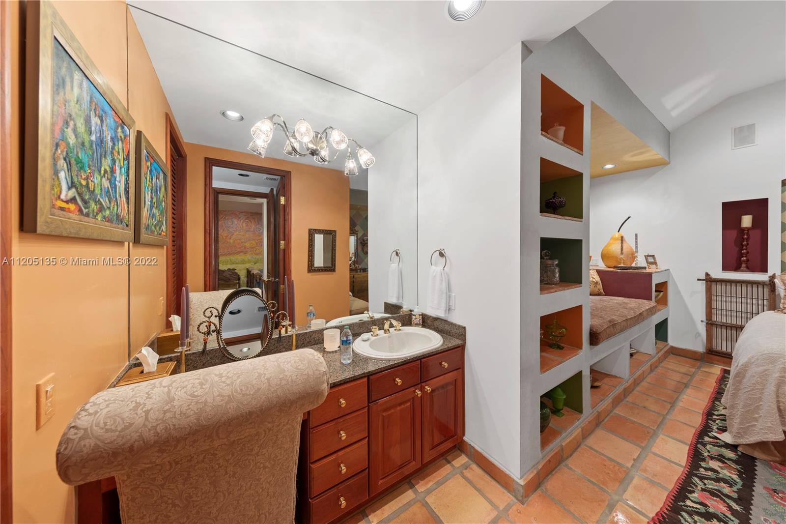 5 UPT0 10 AC RESORT ESTATE - Residential