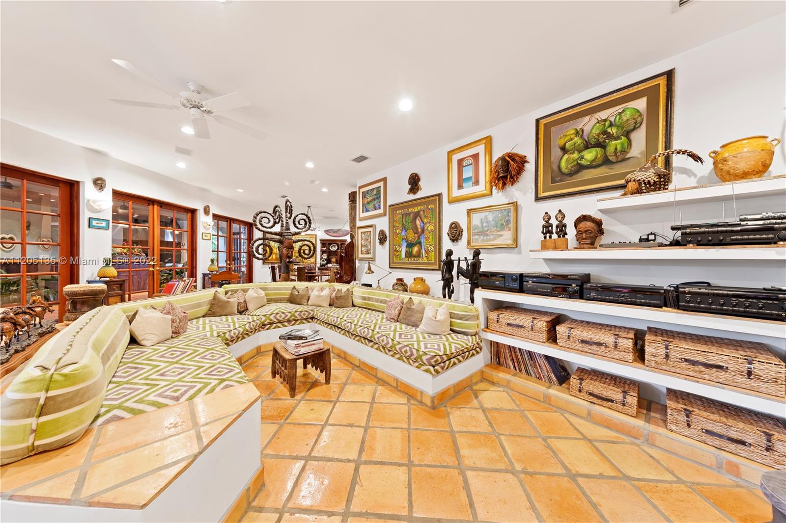 5 UPT0 10 AC RESORT ESTATE - Residential