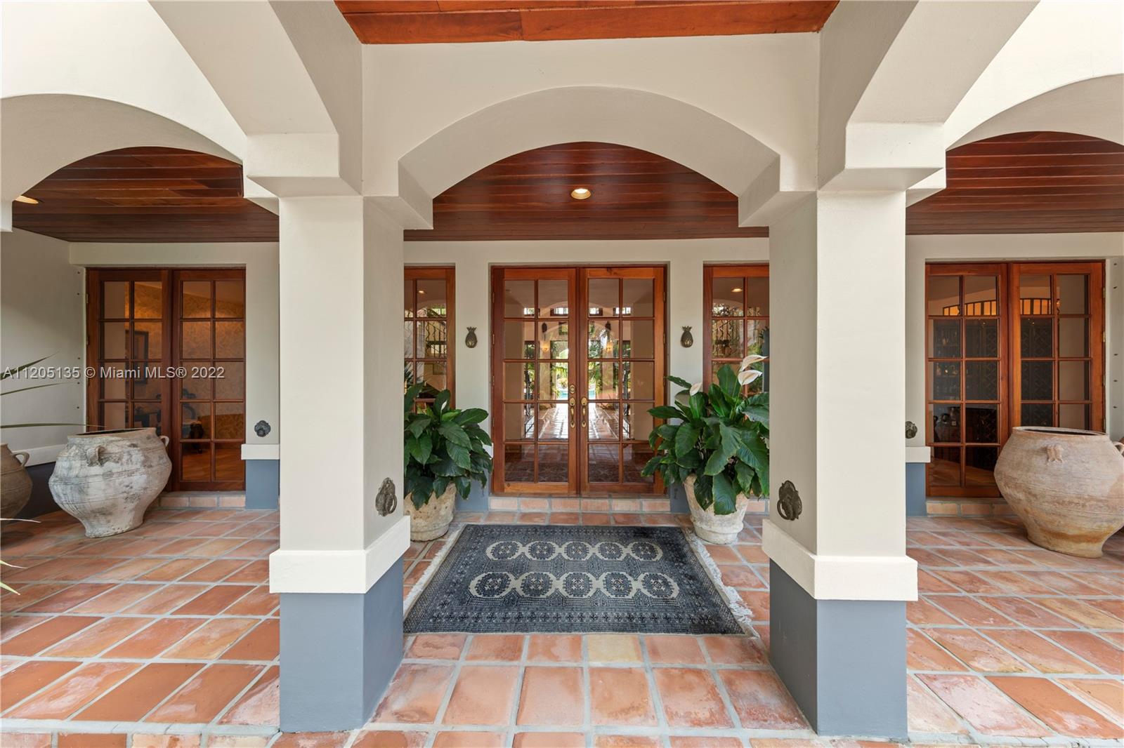 5 UPT0 10 AC RESORT ESTATE - Residential