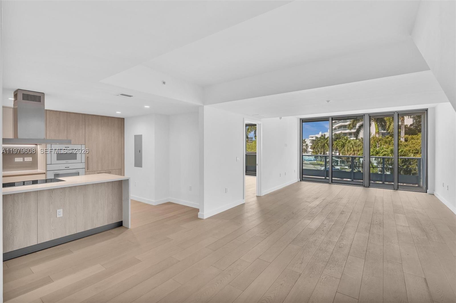 9201 E Bay Harbor Dr 310/410