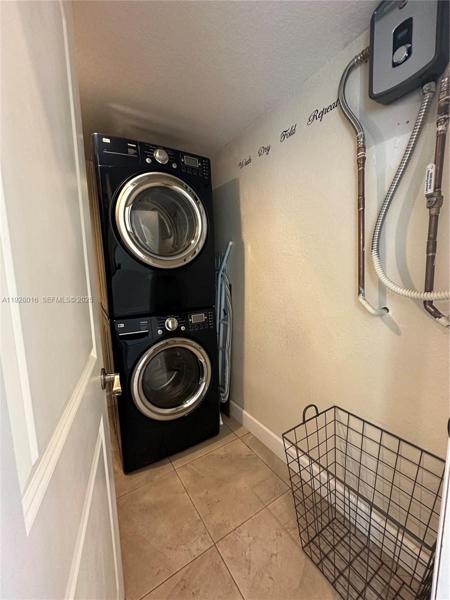 PAMELA VILLA KEY LARGO - Residential Lease